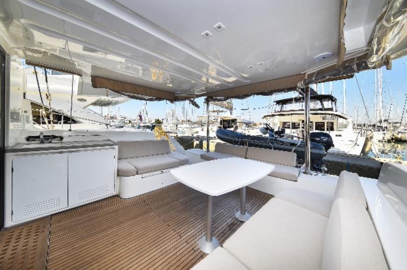 Book yachts online - catamaran - Lagoon 50 - LUX - rent
