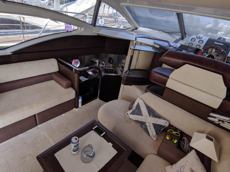 Book yachts online - motorboat - Azimut 43 S - Ambra - rent