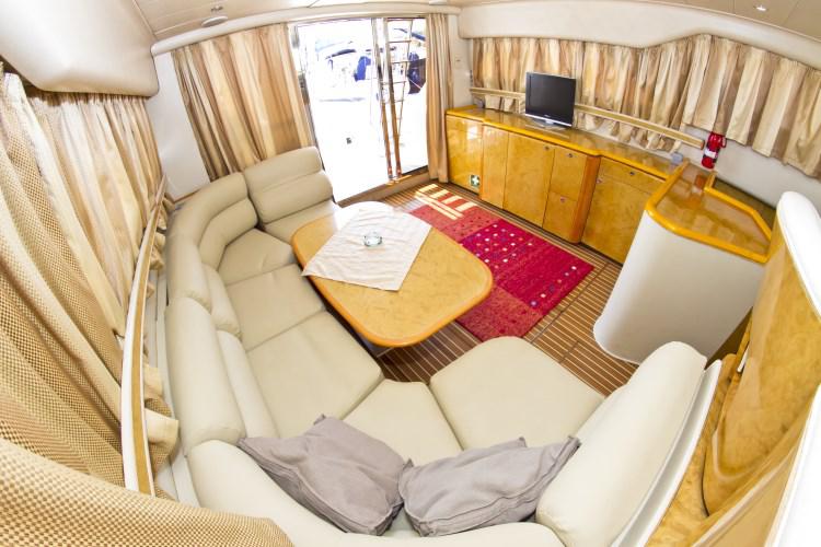 Book yachts online - motorboat - Princess 470 - Antares II - rent