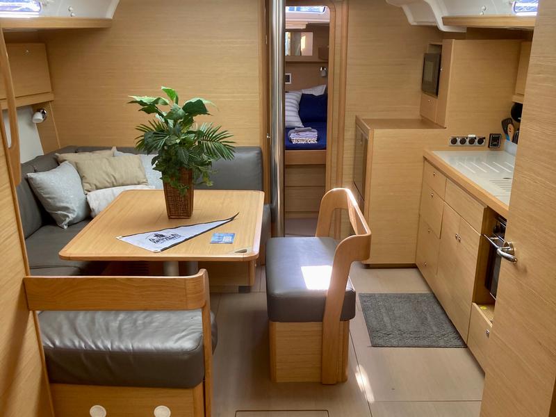 Book yachts online - sailboat - Dufour 430 - Slowdown - rent