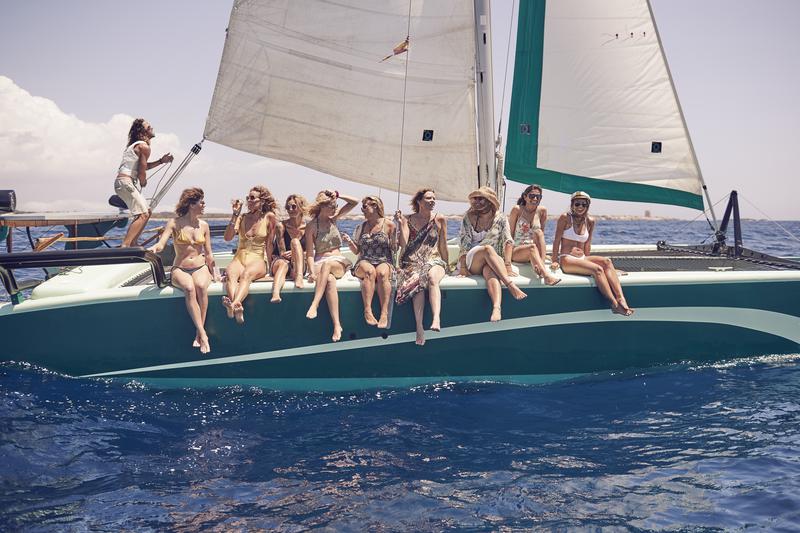 Book yachts online - catamaran - IY LBV33 - Dragonfly - rent