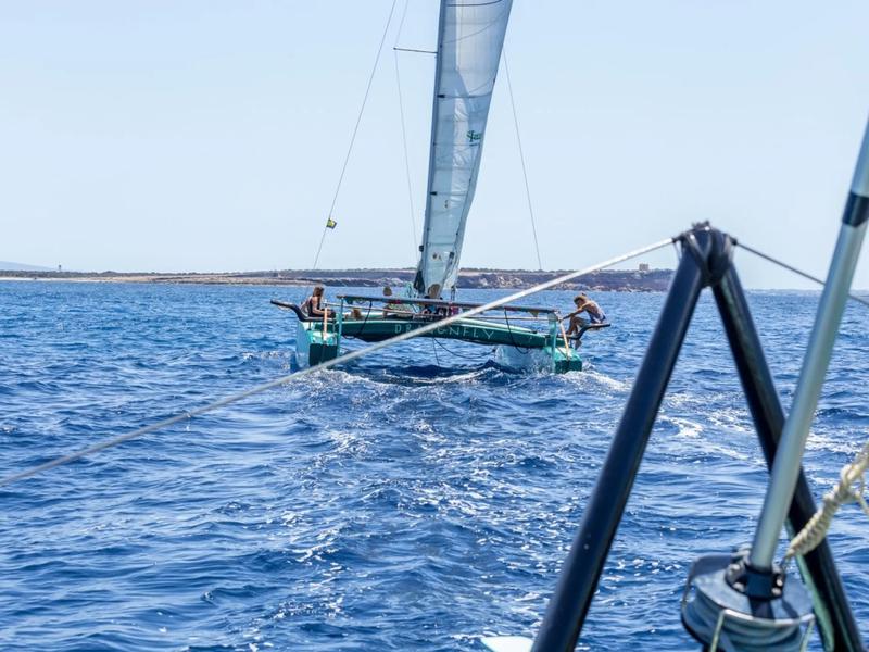Book yachts online - catamaran - IY LBV33 - Dragonfly - rent