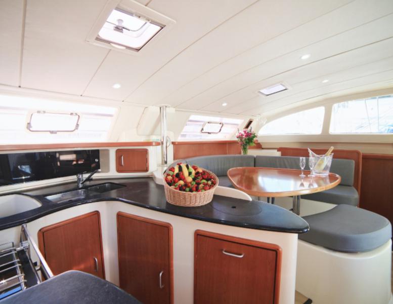 Book yachts online - catamaran - Leopard 43 - Sail Capella - rent