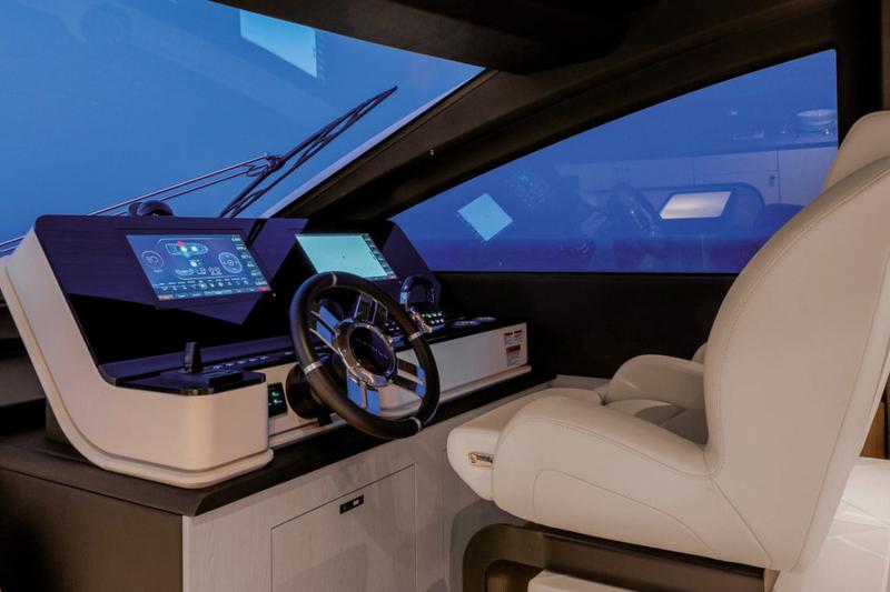 Book yachts online - motorboat - Azimut 78 Flybridge - VIVA - rent