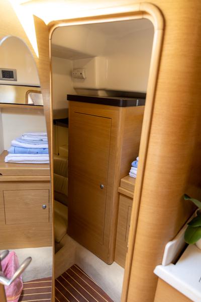 Book yachts online - motorboat - Cranchi Endurance 41 - SUMMER BREEZE - rent