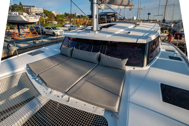 Book yachts online - catamaran - Fountaine Pajot Isla 40 - Artemis  - rent