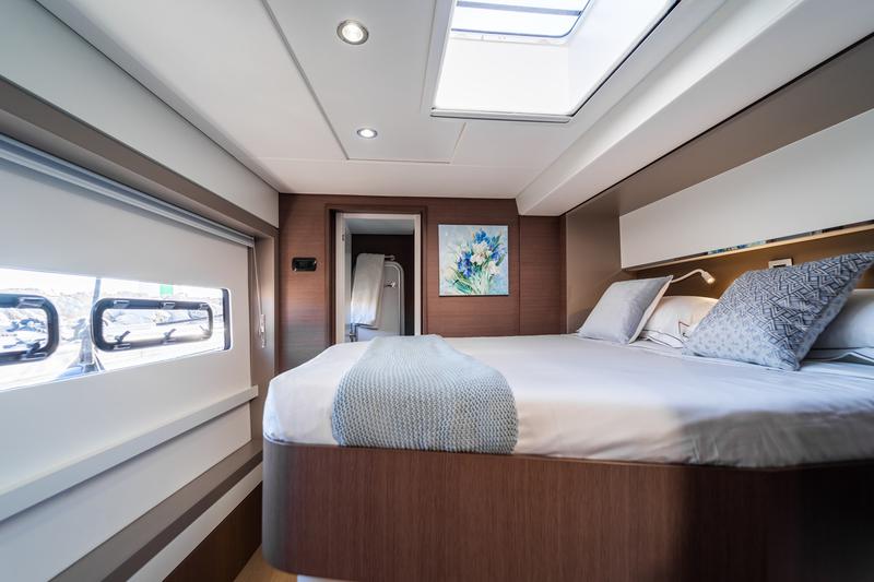 Book yachts online - catamaran - Bali 5.4 - Signature Vision (2022) - rent