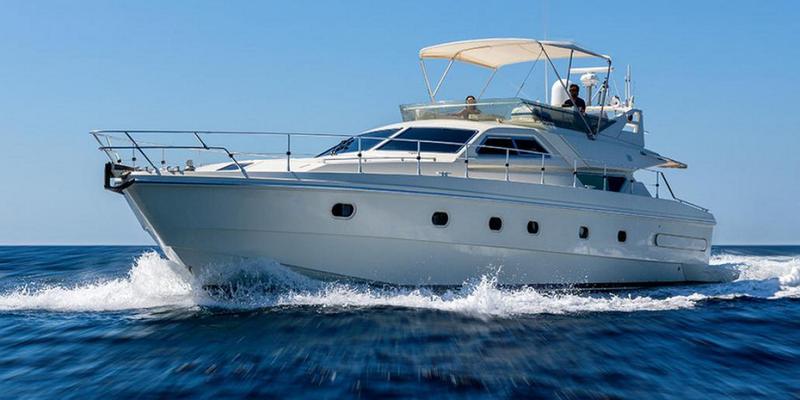 Book yachts online - motorboat - Ferretti 175 FLY - Tres Sirenas - rent