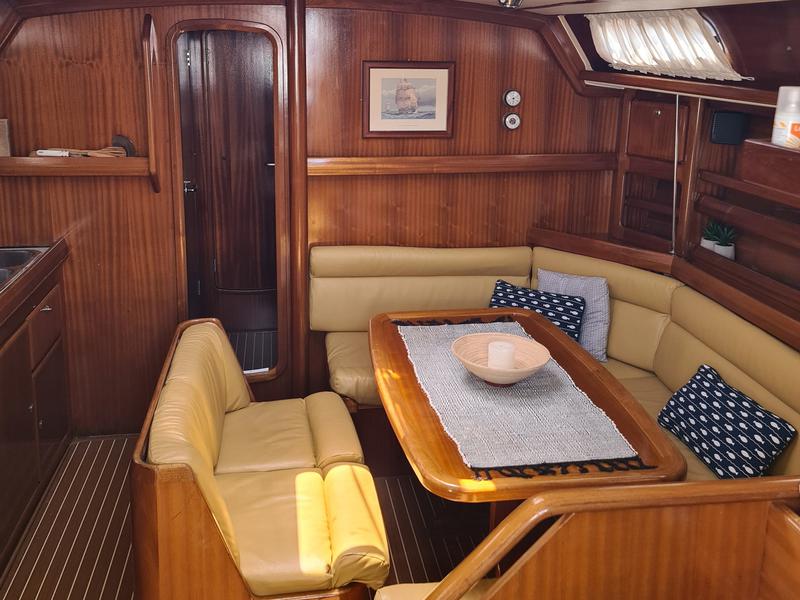 Book yachts online - sailboat - Bavaria 42 - Chimera - rent
