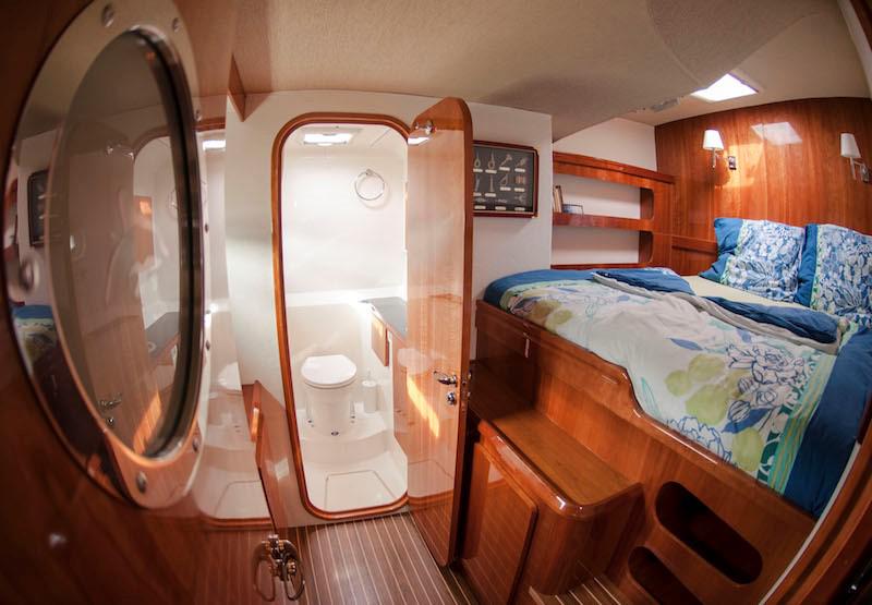 Book yachts online - catamaran - Privilege 495 - True Love - rent