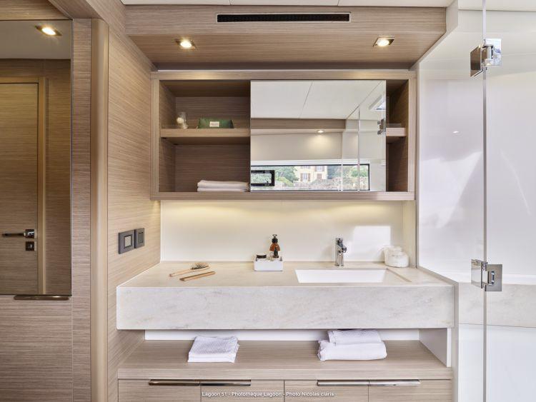 Book yachts online - catamaran - Lagoon 51 - Nordvær - rent