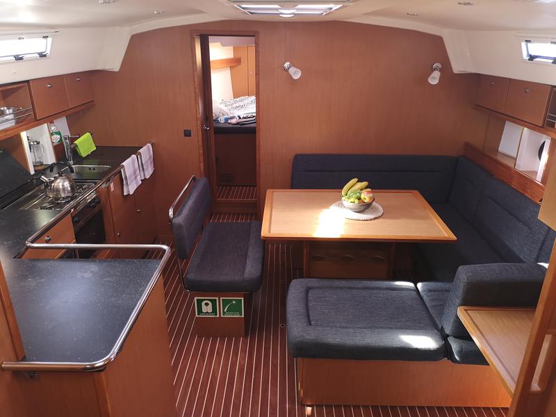 Book yachts online - sailboat - Bavaria Cruiser 45 - Eva - rent