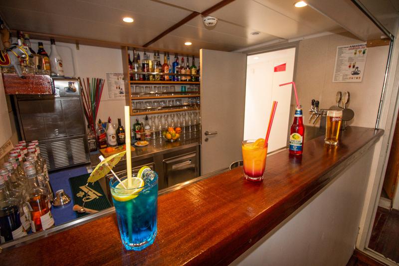 Book yachts online - motorboat - Motoryacht - Amadeus - rent