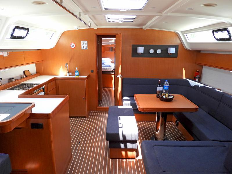Book yachts online - sailboat - Bavaria Cruiser 51 - Mango - rent