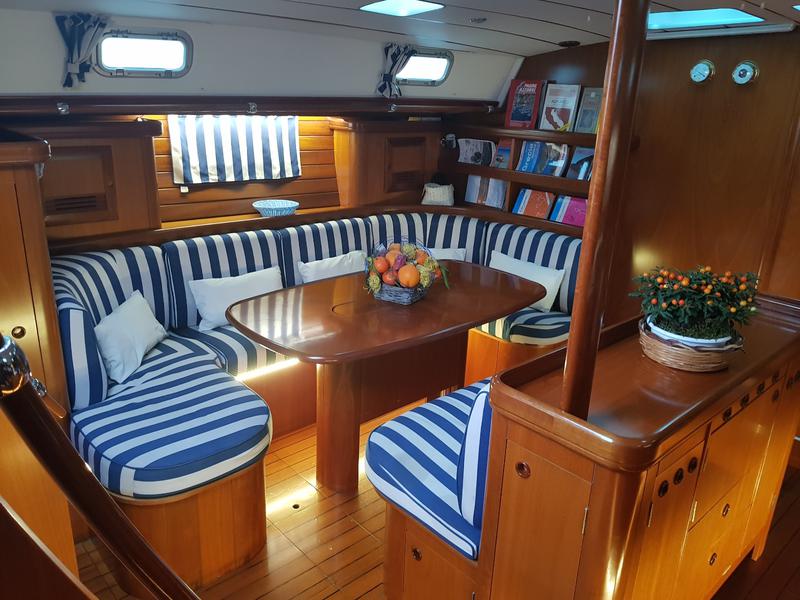 Book yachts online - sailboat - Beneteau 50 - MIKY - rent