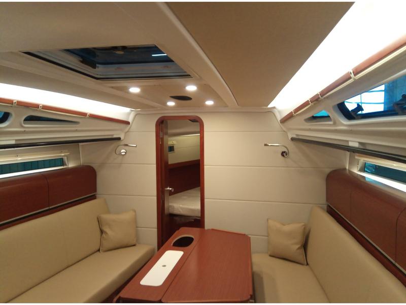 Book yachts online - sailboat - Dehler 38SQ - Break Free - rent