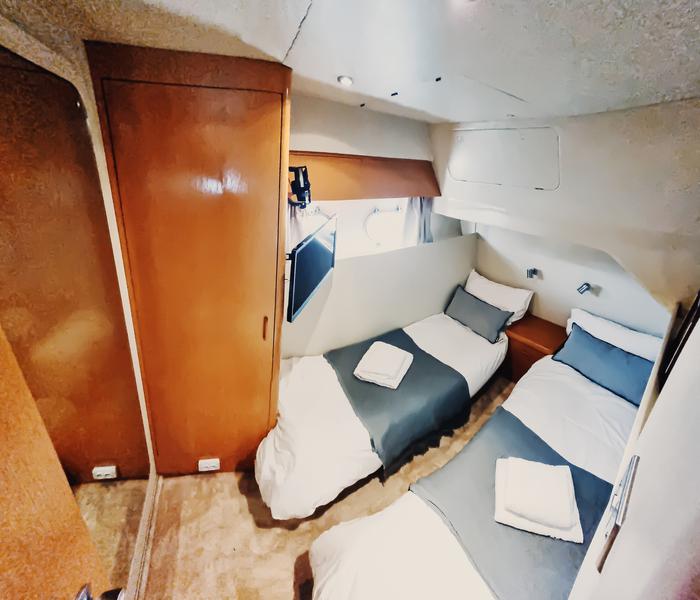 Book yachts online - motorboat - Princess F55 - Mirage - rent