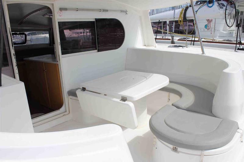 Book yachts online - catamaran - Nautitech 441 - Starlight - rent
