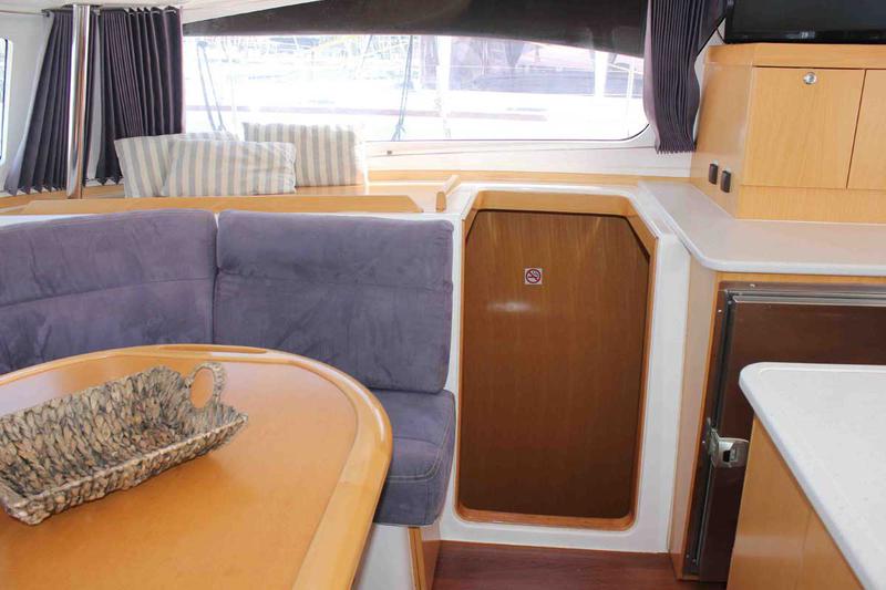 Book yachts online - catamaran - Nautitech 441 - Starlight - rent