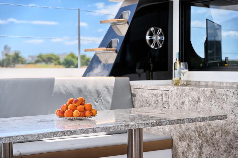 Book yachts online - catamaran - Luna 49 - Gold - rent