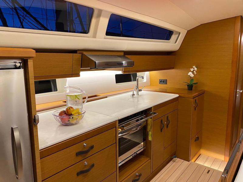 Book yachts online - sailboat - Jeanneau 54 - AEGEAN STAR - rent