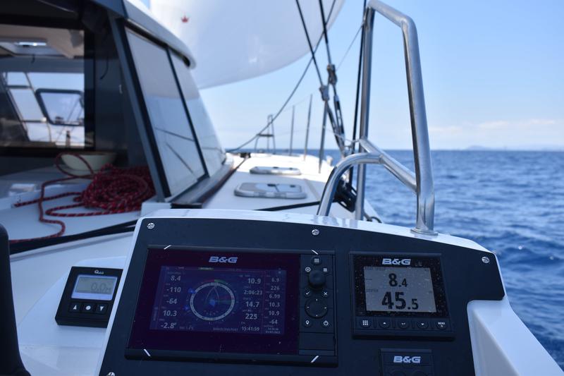 Book yachts online - catamaran - Nautitech 40 Open - Orion - rent