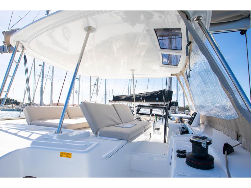 Book yachts online - catamaran - Lagoon 46 Owner Version - Unbound - rent