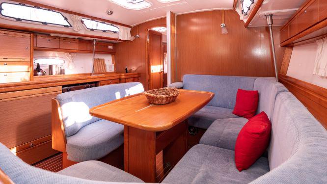 Book yachts online - sailboat - Bavaria Cruiser 40 - BUNNY GIRL - rent