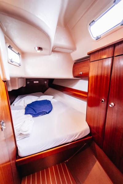 Book yachts online - sailboat - Bavaria 36 Cruiser - Dolkar - rent