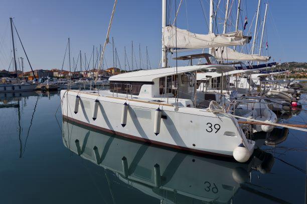 Book yachts online - catamaran - Lagoon 39 - Anegada - rent