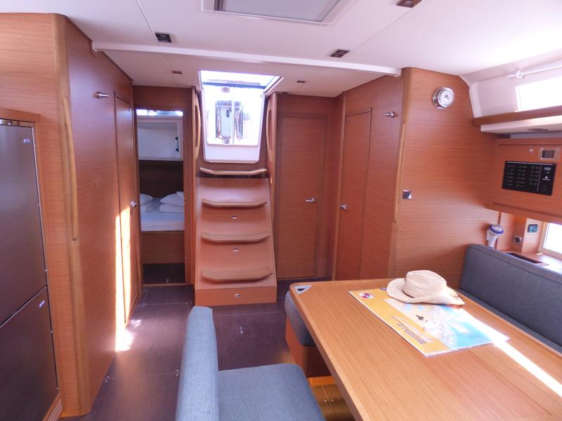 Book yachts online - sailboat - Dufour 470 - BALU - rent