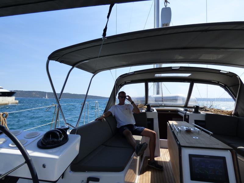 Book yachts online - sailboat - Dufour 470 - BALU - rent