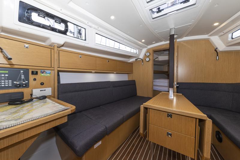 Book yachts online - sailboat - Bavaria Cruiser 34 Style - Lena - rent