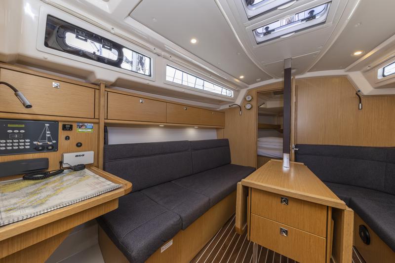 Book yachts online - sailboat - Bavaria Cruiser 34 Style - Lena - rent