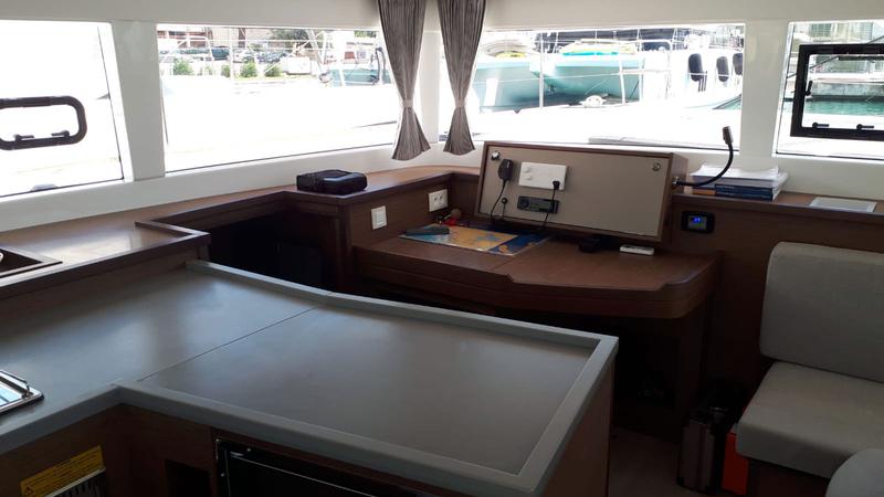 Book yachts online - catamaran - Lagoon 450  F - LILITH - rent
