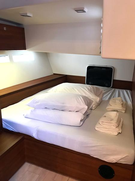 Book yachts online - sailboat - More 55 - MORE FUN - rent
