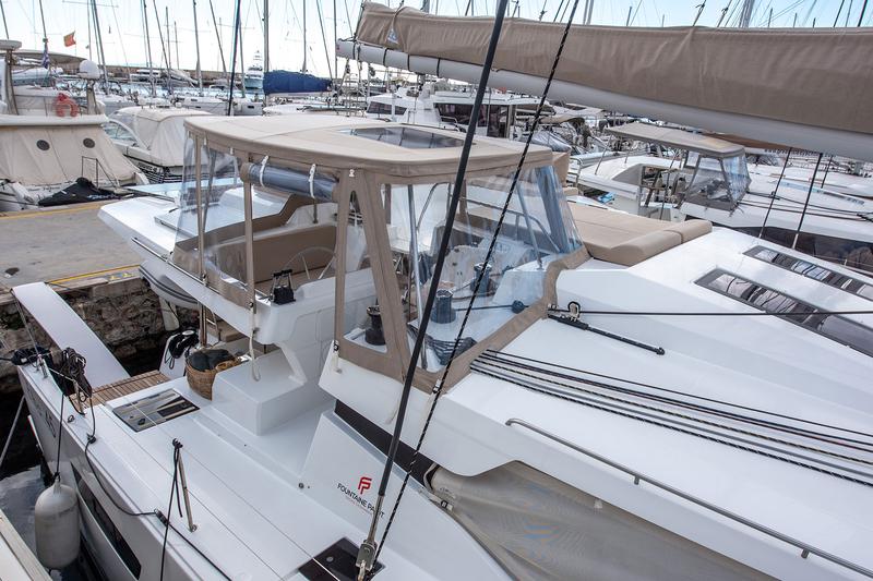 Book yachts online - catamaran - Fountaine Pajot Elba 45 - MALI HAVANA - rent