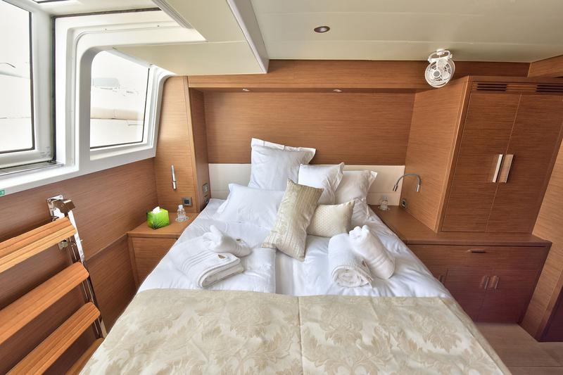 Book yachts online - catamaran - Lagoon 620 - ADRIATIC TIGER - rent