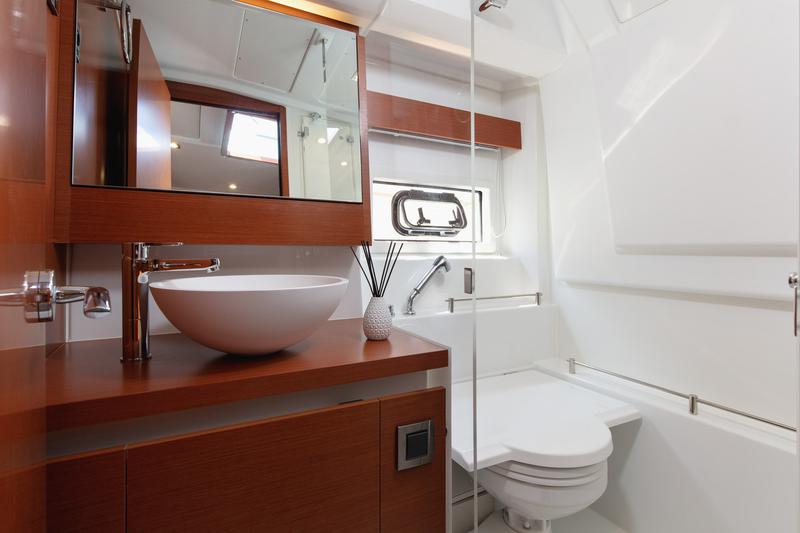 Book yachts online - motorboat - Leader 36 - CHROMIA - rent