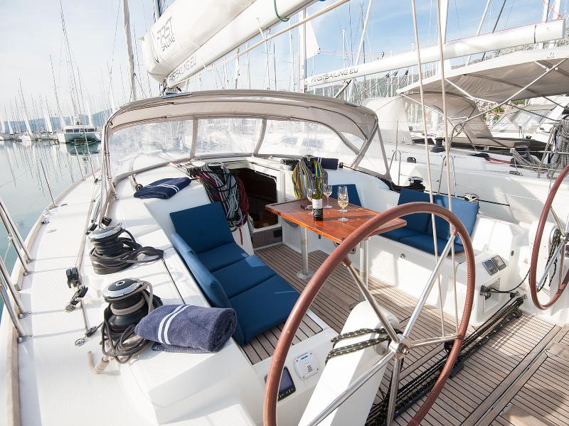 Book yachts online - sailboat - Beneteau First 45 - VENUS - rent