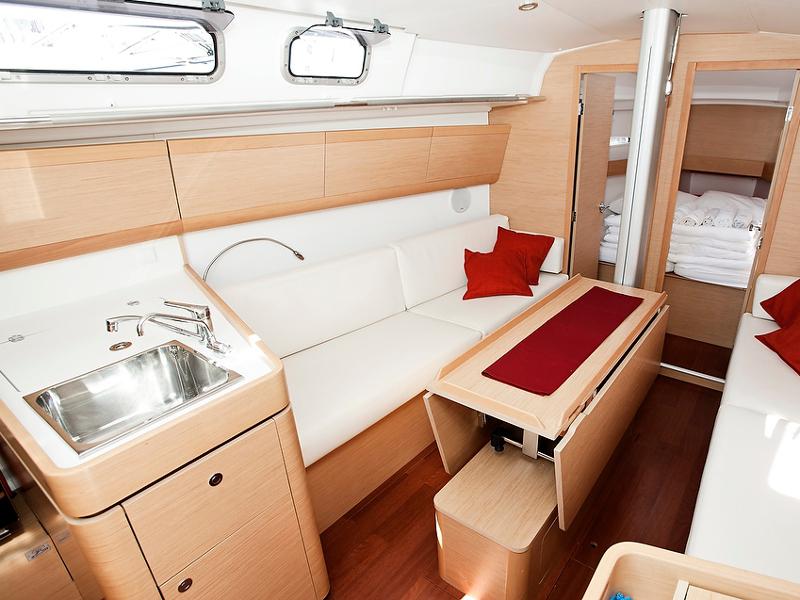 Book yachts online - sailboat - Beneteau First 35 - OPS - rent