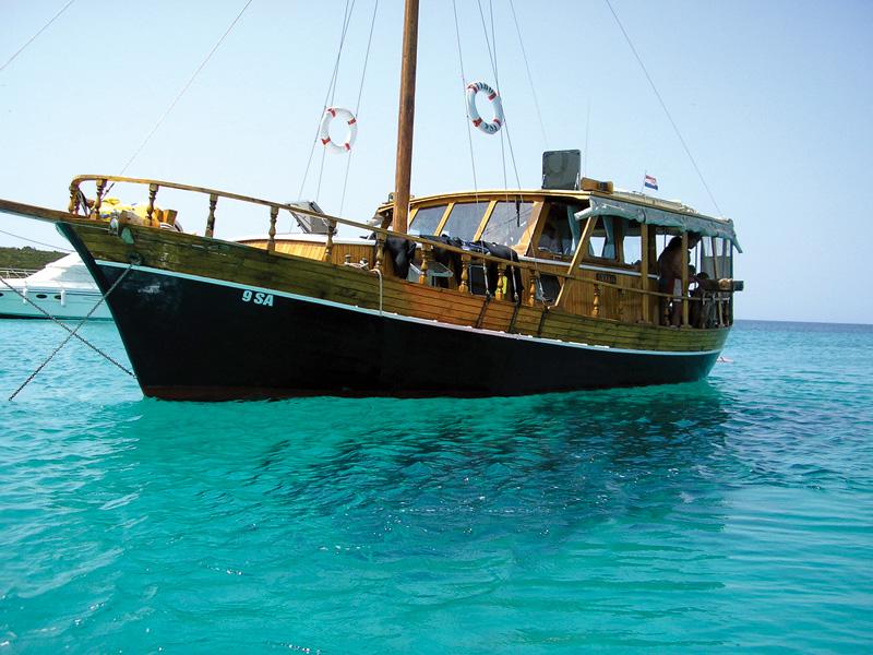 Book yachts online - motorboat - Model Tiho - TIHO - rent