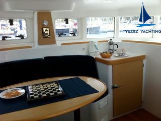 Book yachts online - catamaran - Lagoon 380 S2 - Gallifrey - rent