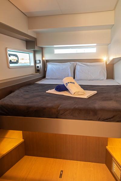 Book yachts online - catamaran - Bali 4.2 - KOS 42.2 - rent