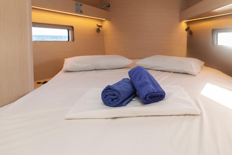 Book yachts online - sailboat - Oceanis 40.1 - KOS 40.8 - rent