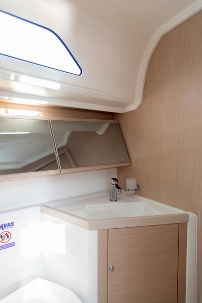 Book yachts online - sailboat - Oceanis 40.1 - KOS 40.5 - rent