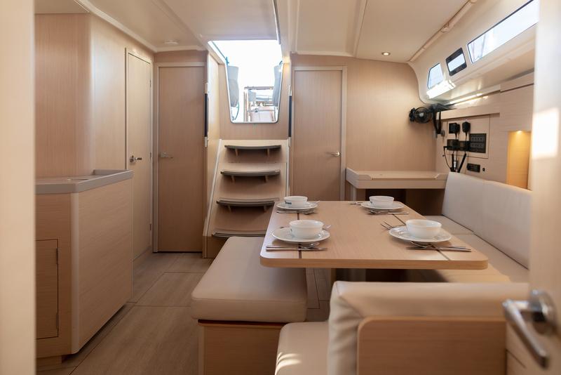 Book yachts online - sailboat - Oceanis 40.1 - KOS 40.6 - rent