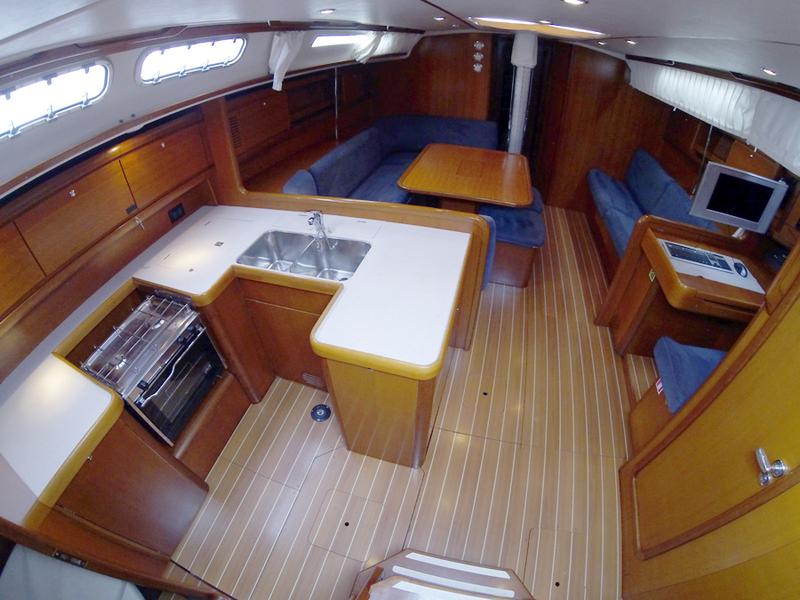 Book yachts online - sailboat - Grand Soleil 50 - Kety - rent