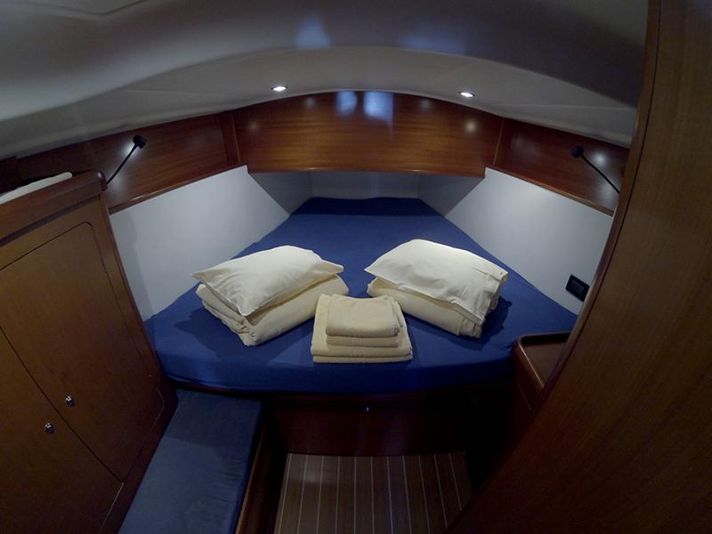Book yachts online - sailboat - Grand Soleil 50 - Kety - rent