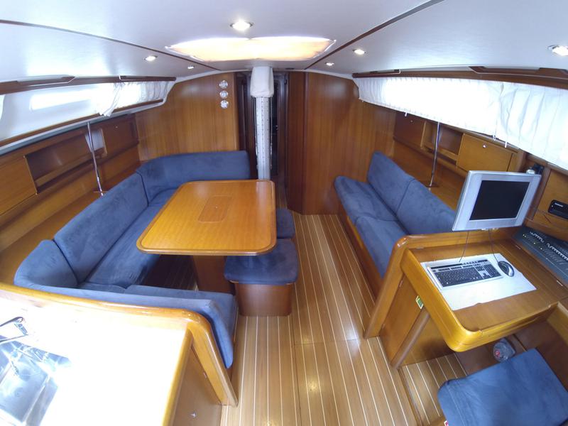 Book yachts online - sailboat - Grand Soleil 50 - Kety - rent